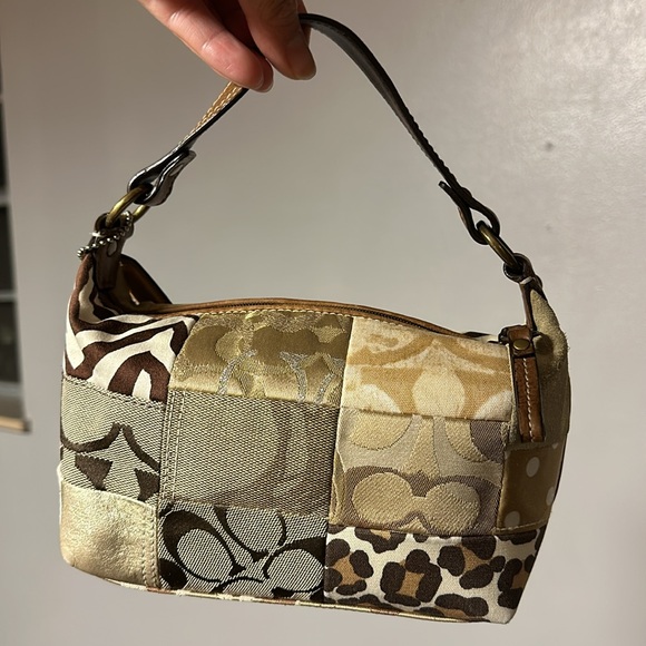 Coach Holiday Patchwork Purse great condition - Picture 9 of 12